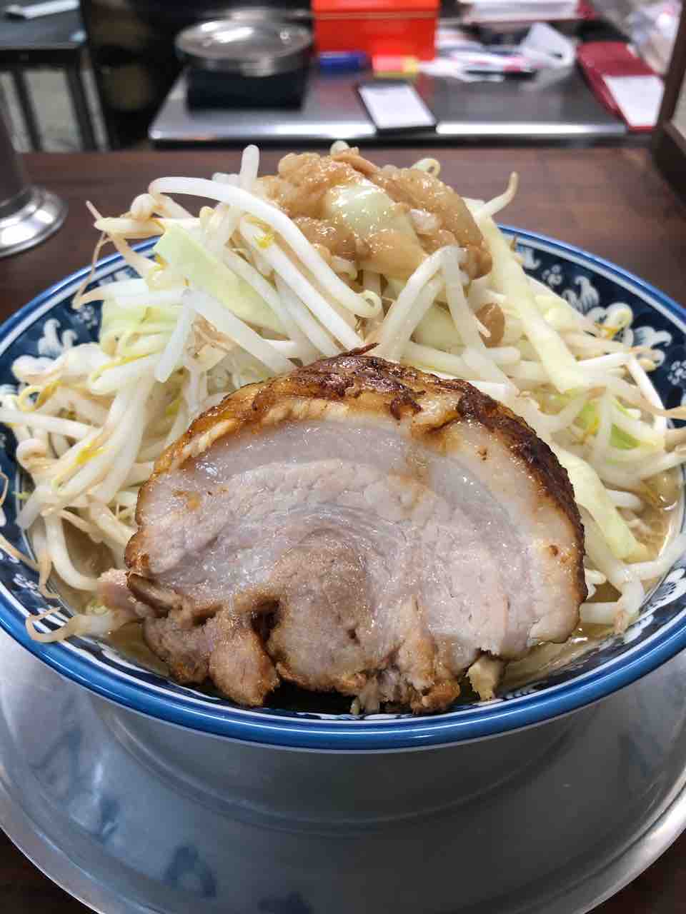 行列必至の人気G系・二郎インスパイア系 ラーメン豚39@木更津市