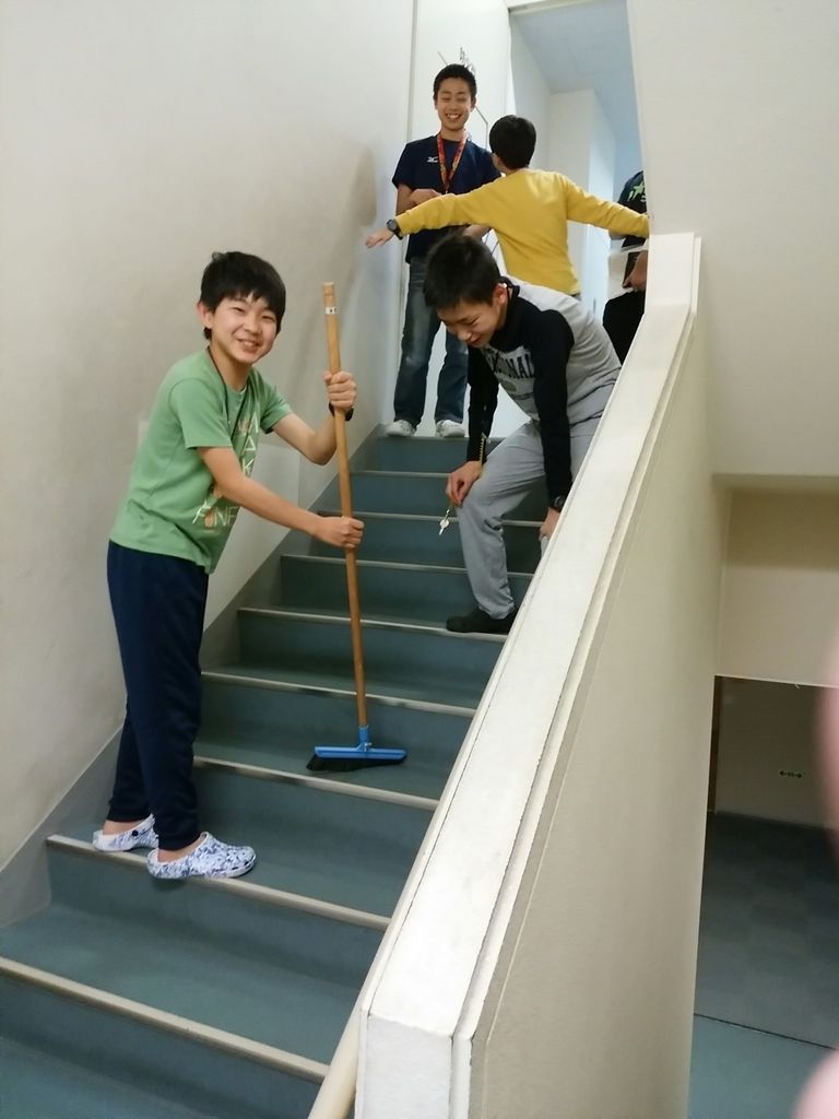 4月日 階段掃除 函館ラ サール期生 中学寮生活blog
