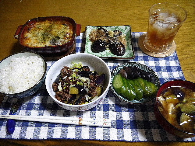 夕食 なすとひき肉の味噌炒め なすのトマト煮込みチーズ焼き 焼きなす The Last Sasurai 自炊ニストの食卓