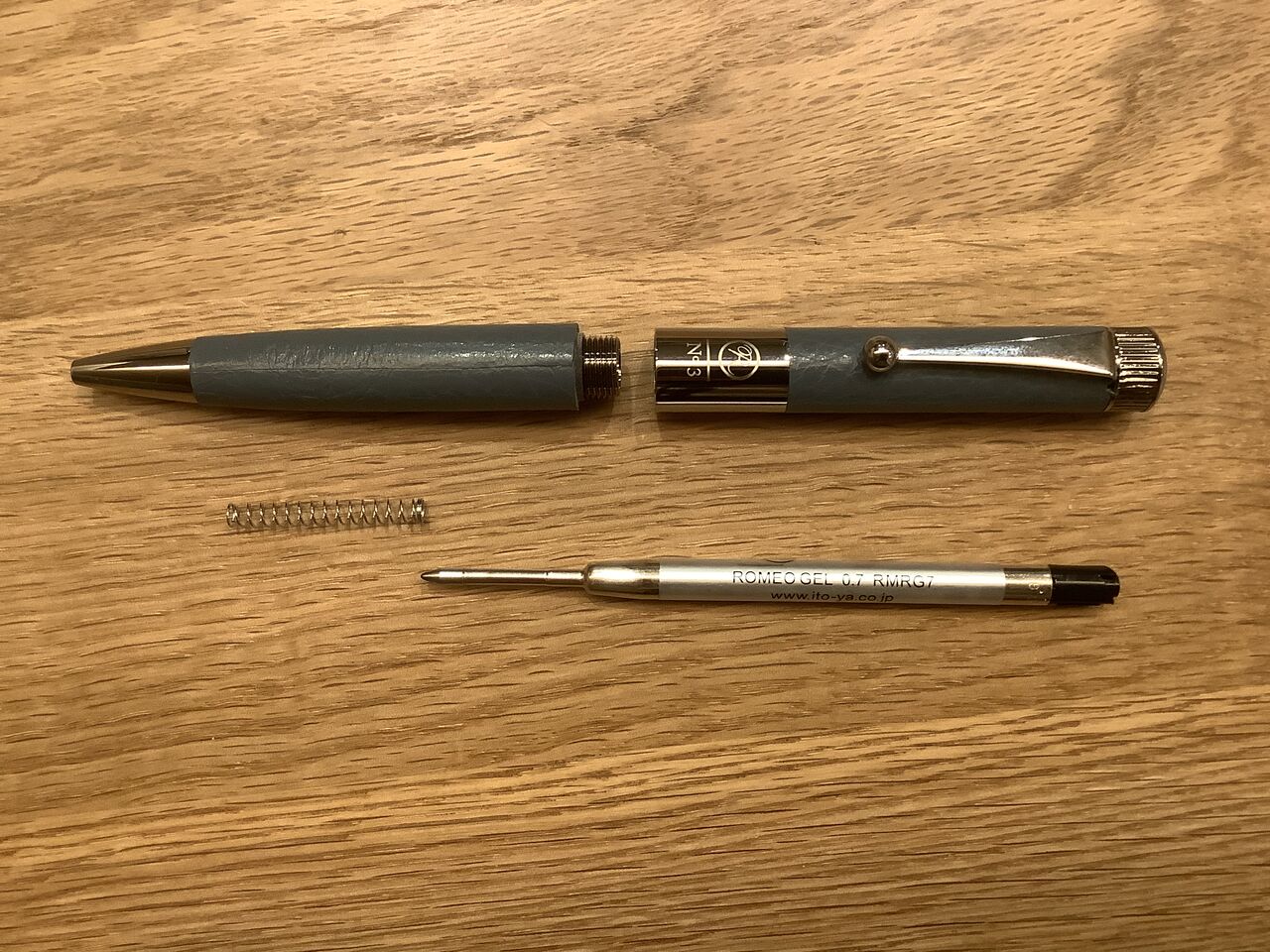 Romeo ロメオ No.3 レザーモデル : ペンに秘められたマロンについて