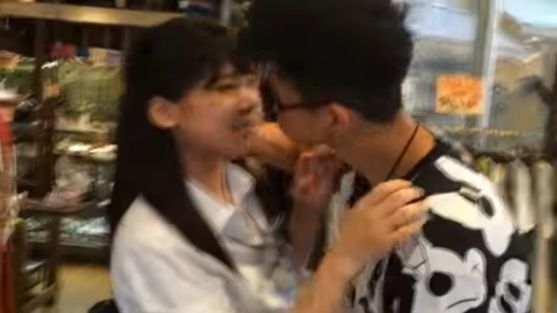 動画あり 男がジャンケンで勝ったらキスという企画 負けた女子高生が予想以の濃厚ノリノリdkで配信停止寸前の事態にwww 最新ニュース 動画あり 男がジャンケンで勝ったらキスという企画 負けた女子高生が予想以の濃厚ノリノリdkで配信停止寸前の事態にwww 最新ニュース
