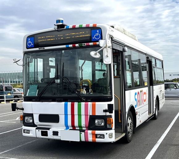 愛・地球博記念公園で自動運転実証に活用する大型バス