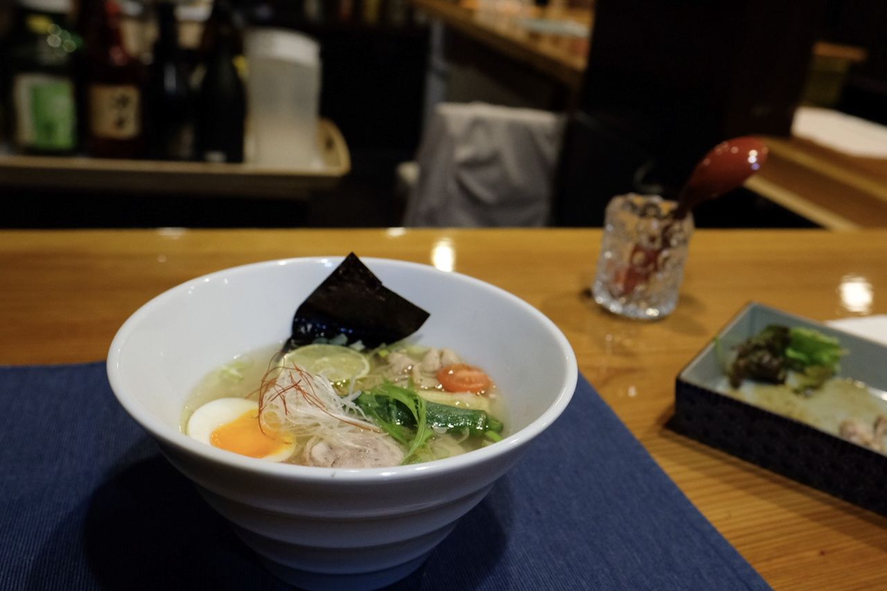 Men Labo メンラボ 西中洲で中締めにあごだし塩ラーメンと熟成生醤油ラーメン らうちた