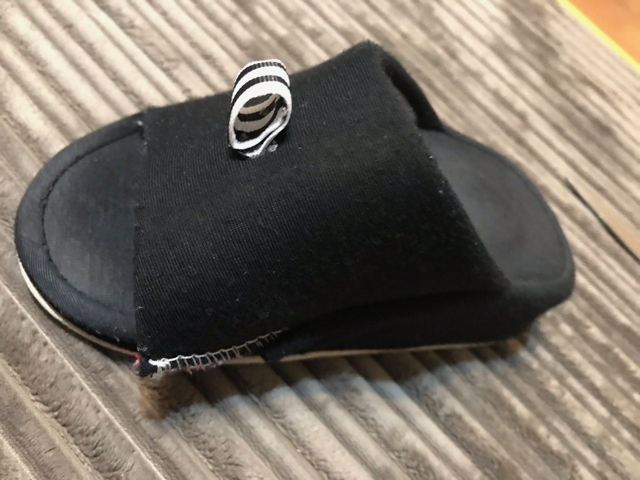 ダイソーでダイエットスリッパを買ってみました はじめの一歩 雑貨と私と日々のくらし ダイソーでダイエットスリッパを買ってみました はじめの一歩 雑貨と私と日々のくらし