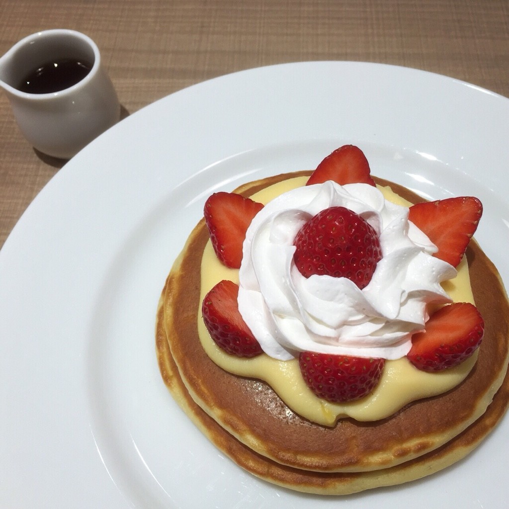 チェーン店 ドリンクバーも嬉しい 不二家レストランのストロベリーホットケーキ Tokyo Cafe Walk