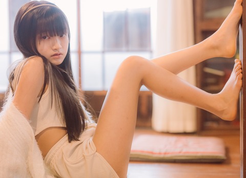 安達ほまれ　03