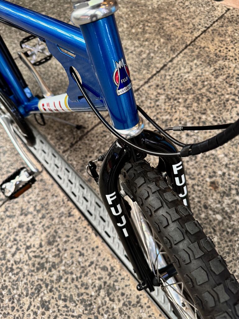 レトロデザイン×最新アシスト！話題の FUJI MX-E : LORO CYCLEWORKS