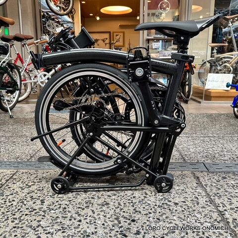 重量88g Brompton Pライン専用軽量キックスタンド　カーボンスタンド Amazon | ブロンプトン用軽量キックスタンド90gブラック
