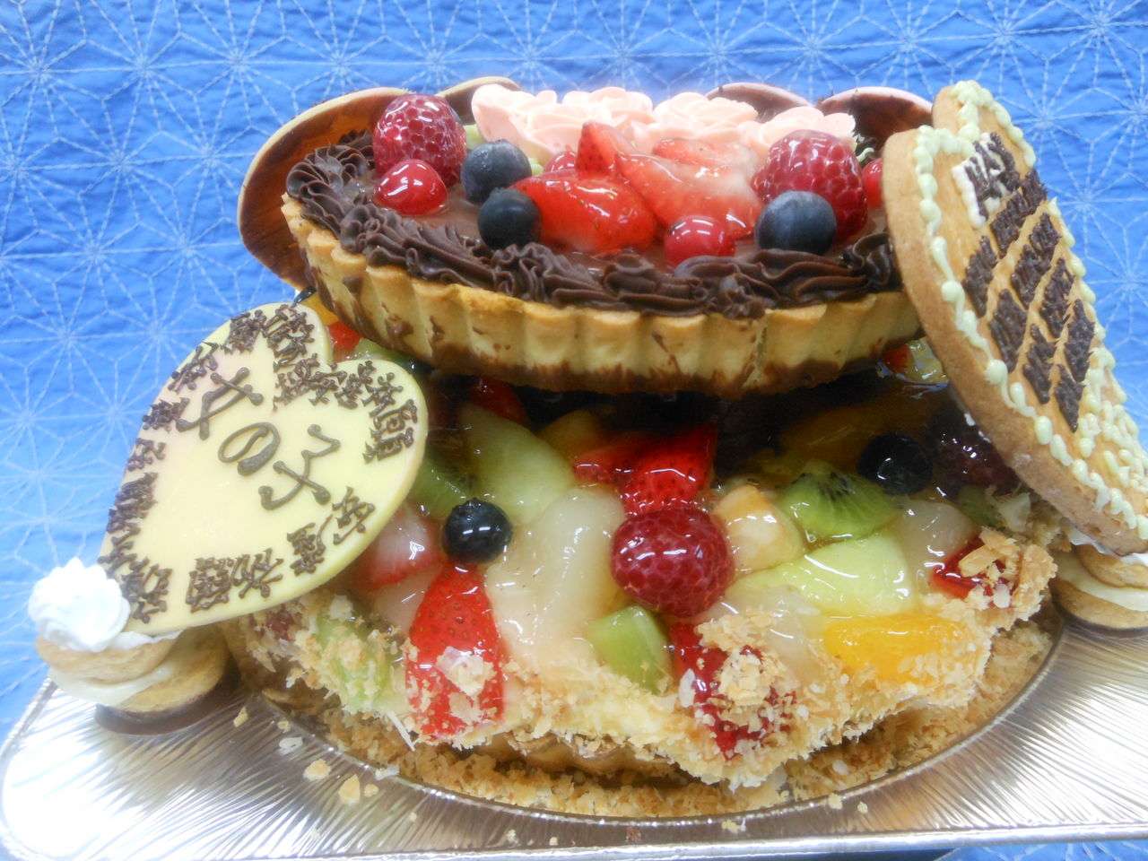 タルトの二段のケーキです ル ポティロン 公式 Blog