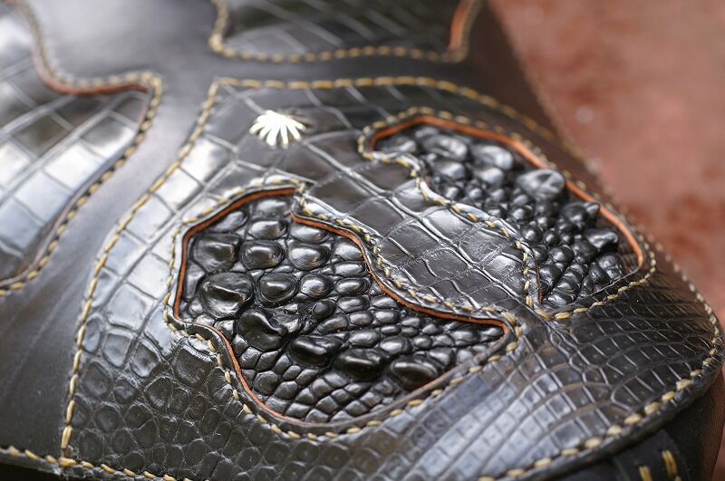 ソロシート張替え～クロコダイル・インレイVer. : LICENSE記録簿