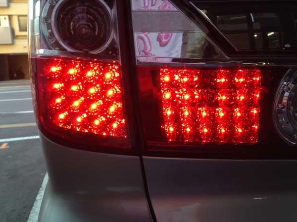 トヨタ10系アルファード用社外ledテール修理 つれづれなるままのled Factory店長ブログ トヨタ10系アルファード用社外ledテール修理 つれづれなるままのled Factory店長ブログ