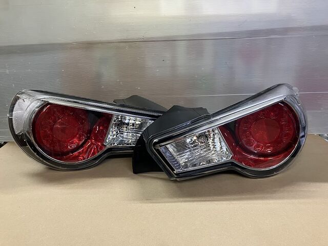 トヨタ86/スバルBRZ前期ZN6純正テールランプをクリアテール化