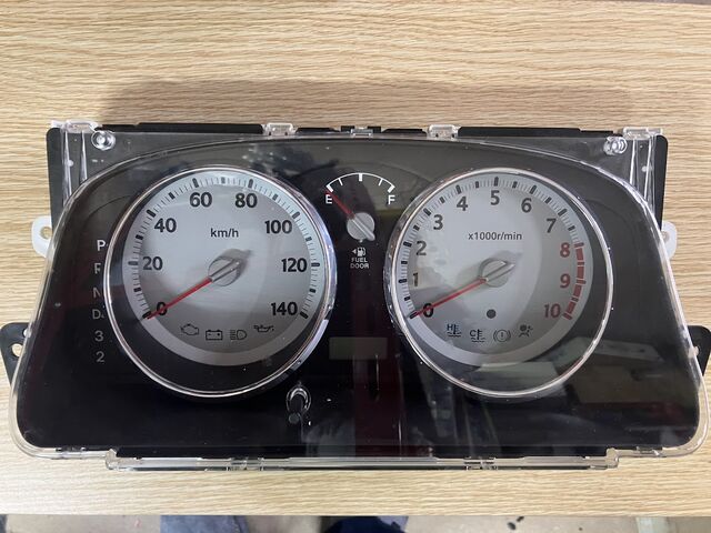 ダイハツ ムーヴ メーターパネル部分のLED打ち換え（LED交換）手術 