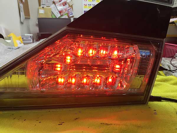 ちょっと真面目に解説 やってはいけない ヴェルファイアの4灯化 つれづれなるままのled Factory店長ブログ