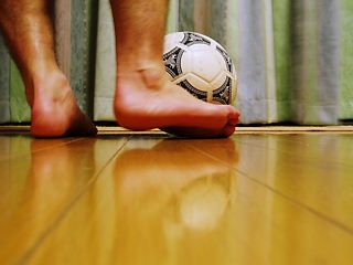 ロングパスに適したキックは インフロントキック サッカー初心者が 元サッカー部 に勝つ非常識な練習法 ロングパスに適したキックは インフロントキック サッカー初心者が 元サッカー部 に勝つ非常識な練習法