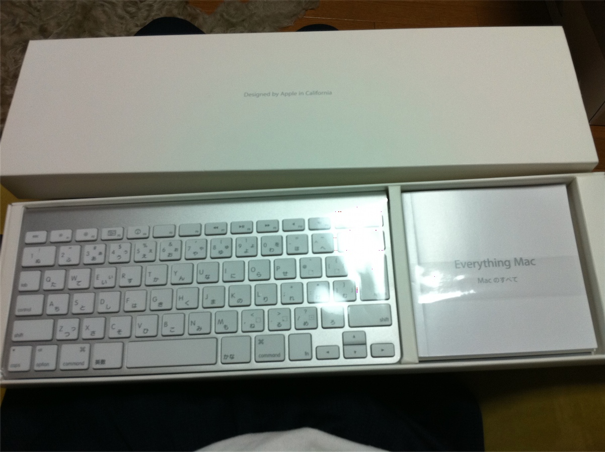 iMac Mid 2010 27インチ i7 開封 : しましまとでんせつ iMac Mid 2010 27インチ i7 開封 : しましまとでんせつ