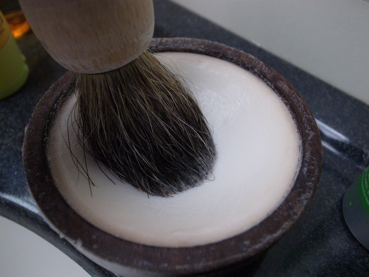 しましまとでんせつ 髭剃り 両刃カミソリの替刃やウェットシェービング周辺機器を眺める 両刃