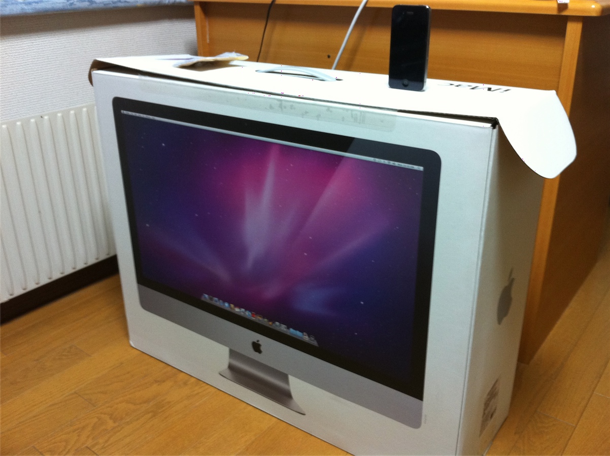 iMac Mid 2010 27インチ i7 開封 : しましまとでんせつ iMac Mid 2010 27インチ i7 開封 : しましまとでんせつ
