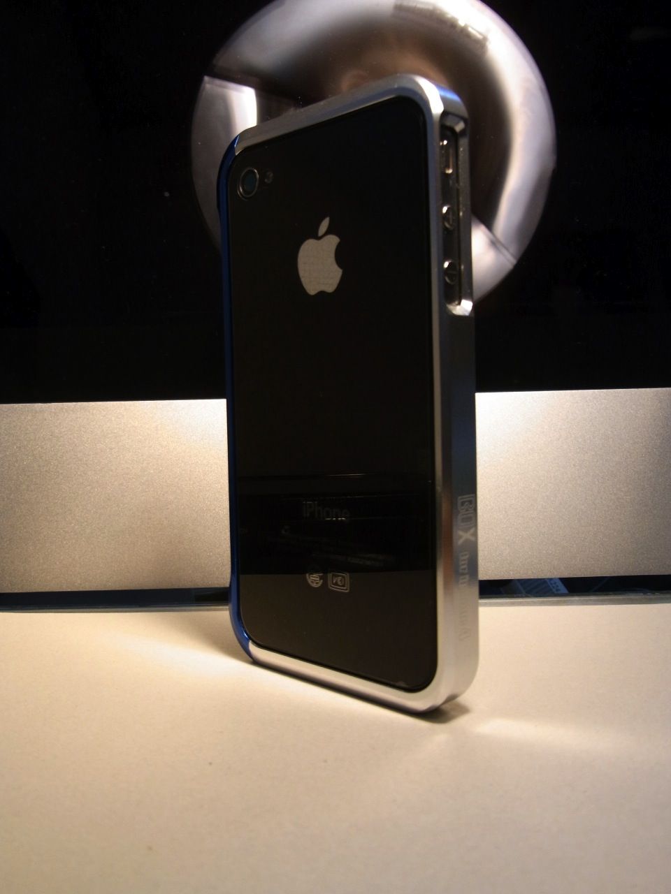 しましまとでんせつ Vapor Iphone 4のバンパー型アルミケース Superboxはパチモノならざるクオリティだった ではない