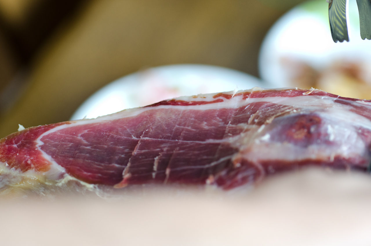 しましまとでんせつ 生ハム 4 5kgのパレタセラーノ18ヶ月熟成品を削いで食べる 原木 しましまとでんせつ 生ハム 4 5kgのパレタセラーノ18ヶ月熟成品を削いで食べる 原木