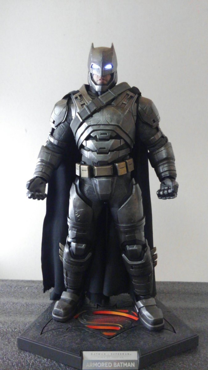 ホットトイズ スーパーマン(BVS)アーマードバットマン ホットトイズ スーパーマン(BVS)アーマードバットマン