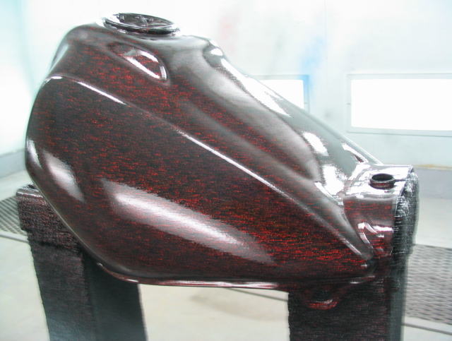 バイクのタンク塗装 ル ガラージュの作業日記