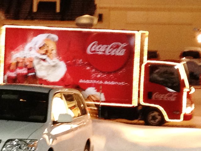 ◇あっ！コカコーラトラックにサンタが乗ってる！◇ : ☆池っちの