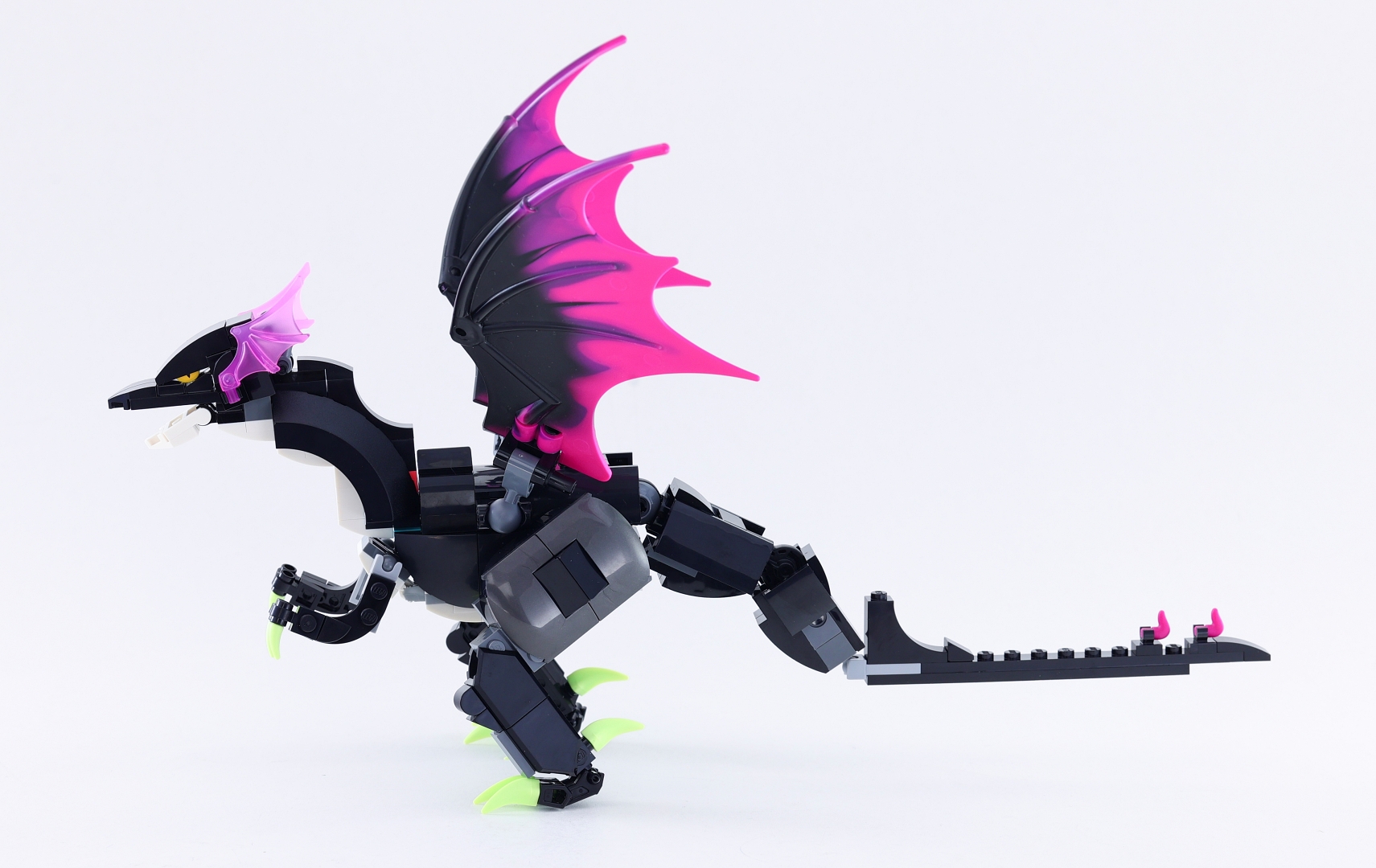 レゴで作ったドラゴン レゴで作ったドラゴン
