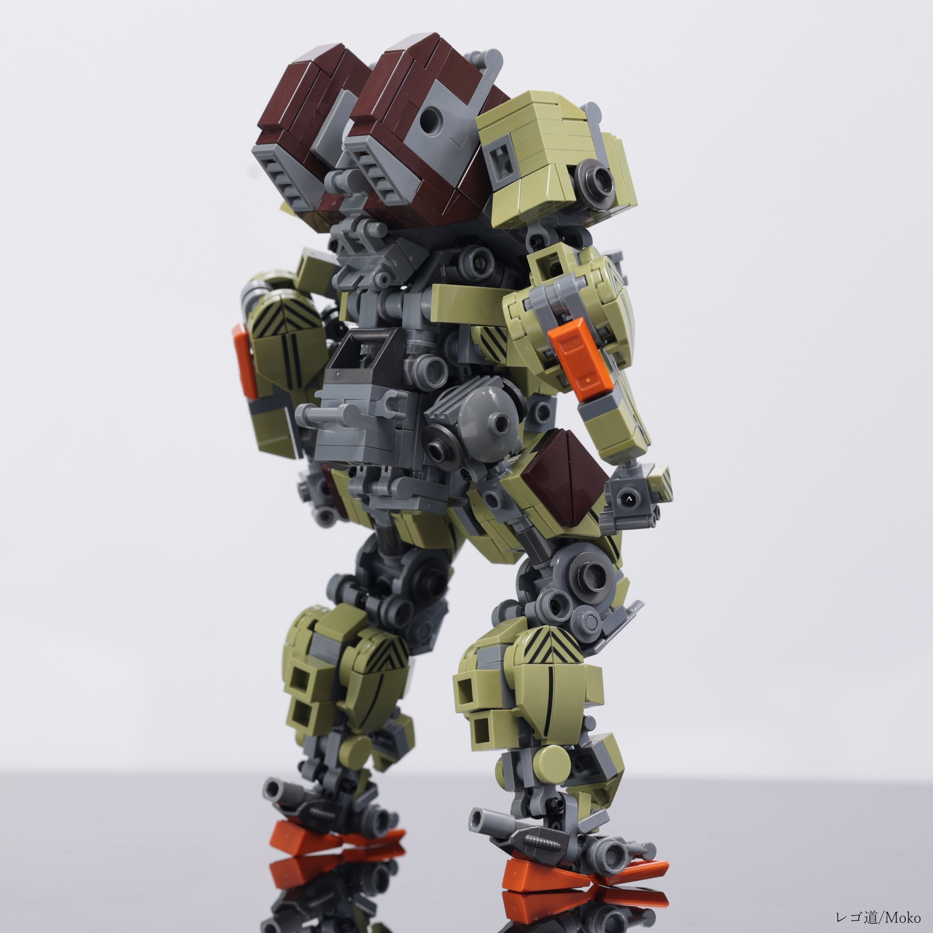 LEGOロボ／Exo-suit 26 : レゴ道