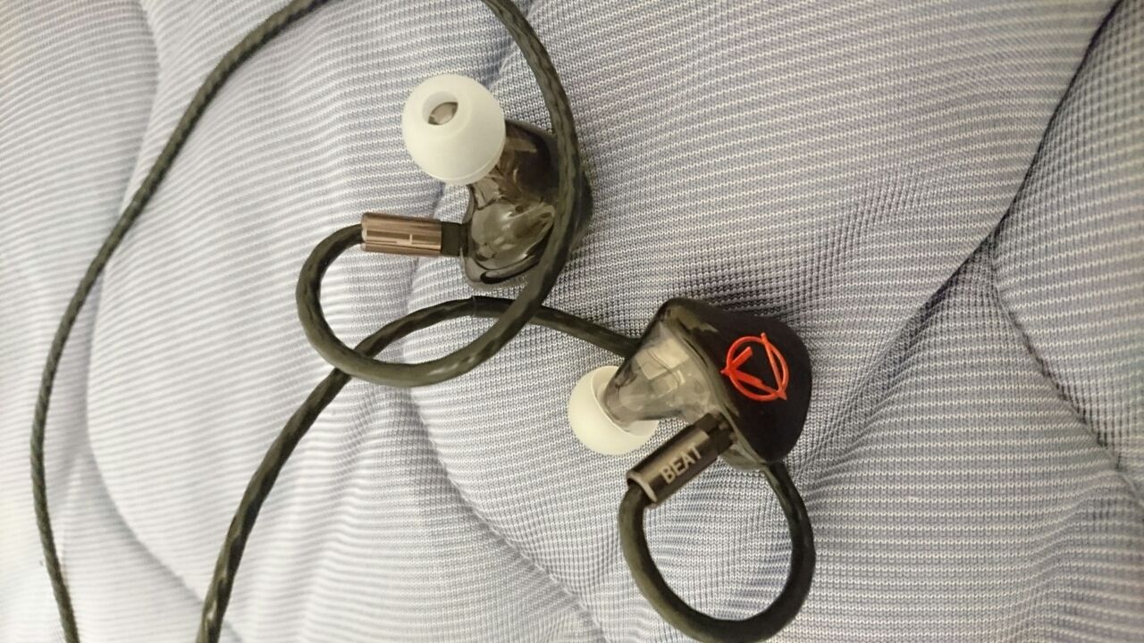 イヤホン】AROMA Witch Girl 12 ハイエンド高級イヤホン Witch girl