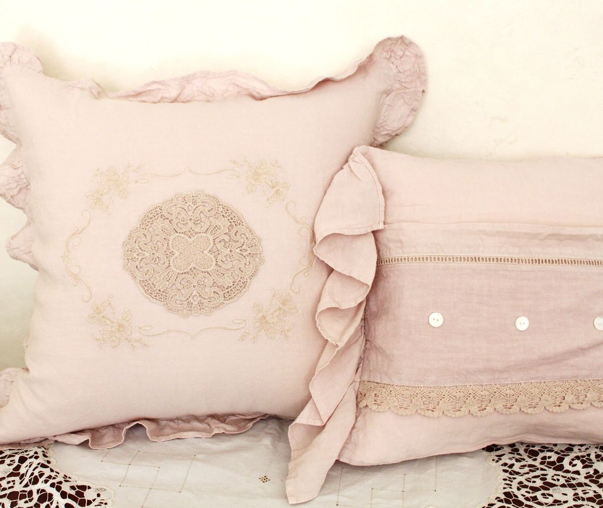 Amandine de Brevelay : アンティークとフレンチ雑貨に囲まれて・・・