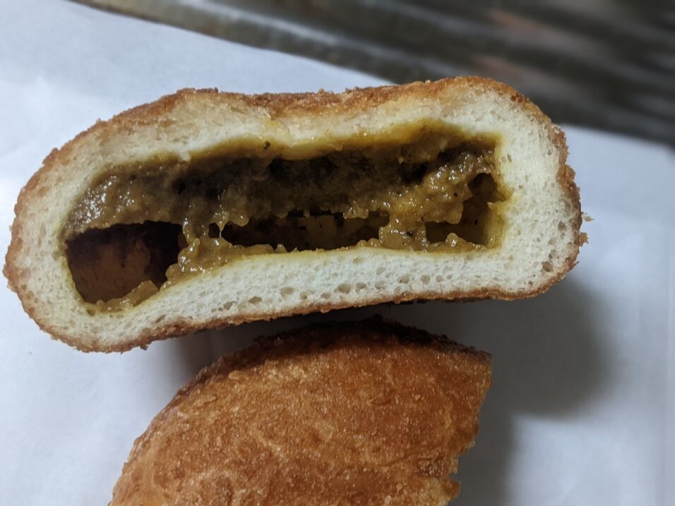 セブンイレブンのお店で揚げたカレーパン Good 2 Go