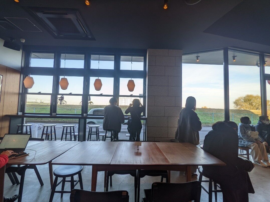 登戸 Fuglen Coffee Roasters でラテをいただく Good 2 Go