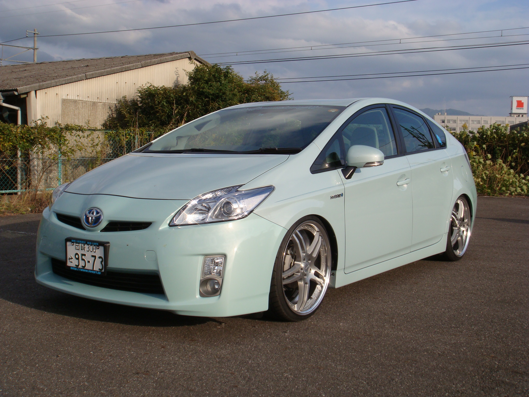 プリウス 車高調完成 Leroy