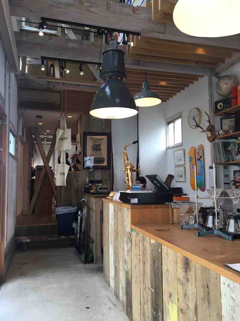 日本 福岡の音楽カフェ ステレオコーヒー Stereo Coffee Lesshundred