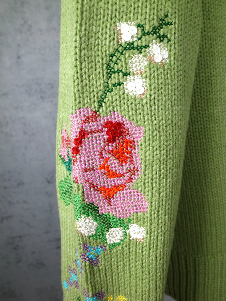 ミュベール MUVEIL 高畑充希さん着用 花柄刺繍 ローゲージニット
