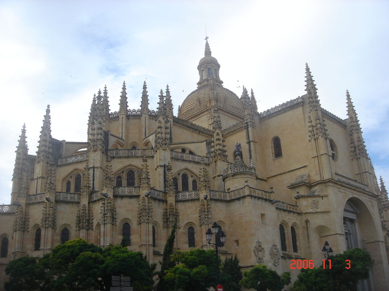 スペイン旅行記 3日目 セゴビア大聖堂 アルカサル城 Momo Nicola ドイツ留学記 スペイン旅行記 3日目 セゴビア大聖堂 アルカサル城 Momo Nicola ドイツ留学記