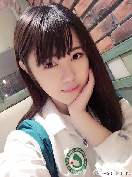 王柏硕【久しぶりに学校に戻った】 : 绣眼恋樱