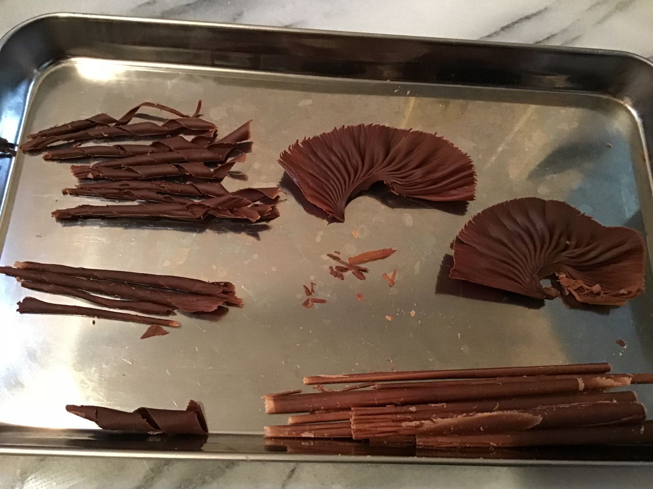 チョコレートのテンパリング 巻きチョコとエヴァンタイユ バイナリー初心者が勉強していく