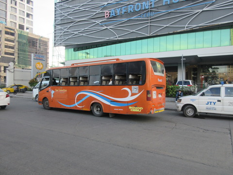 20220608noairconbus1