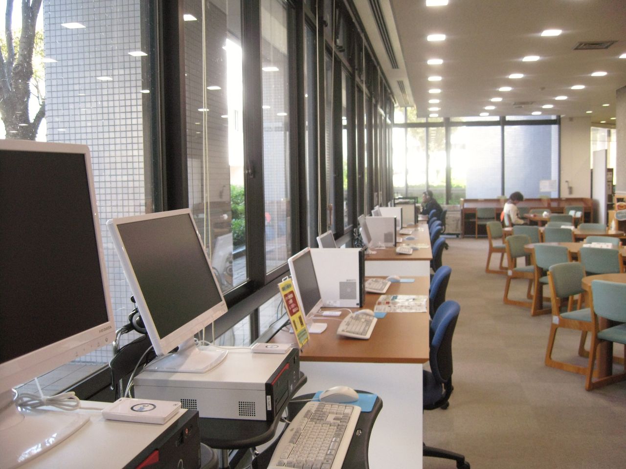 参加館紹介 熊本県立大学学術情報メディアセンター図書館 Library Lovers キャンペーン14 参加館紹介 熊本県立大学学術情報メディアセンター図書館 Library Lovers キャンペーン14