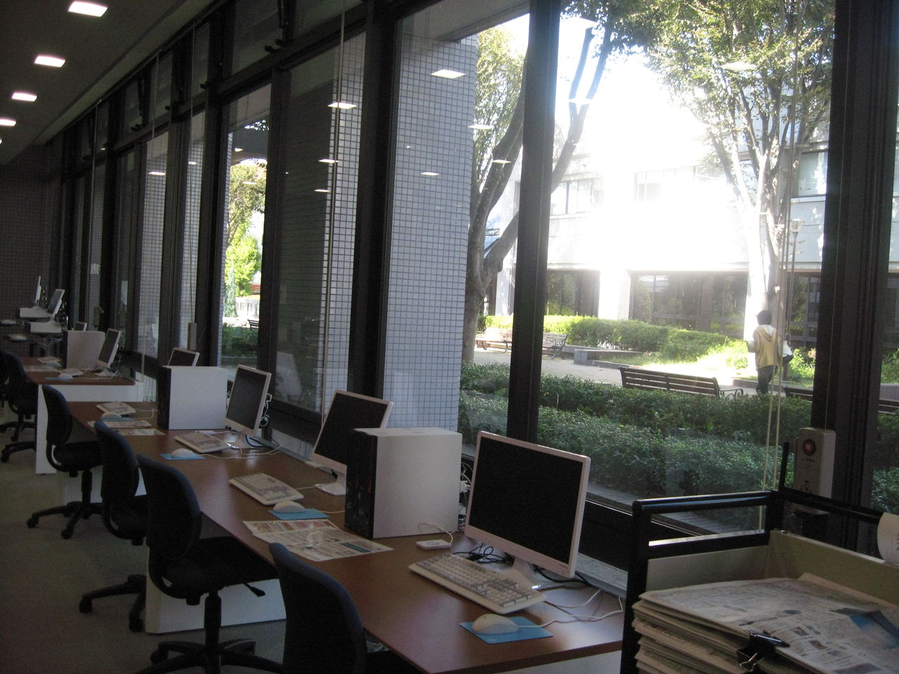参加館紹介 熊本県立大学学術情報メディアセンター図書館 Library Lovers キャンペーン14 参加館紹介 熊本県立大学学術情報メディアセンター図書館 Library Lovers キャンペーン14