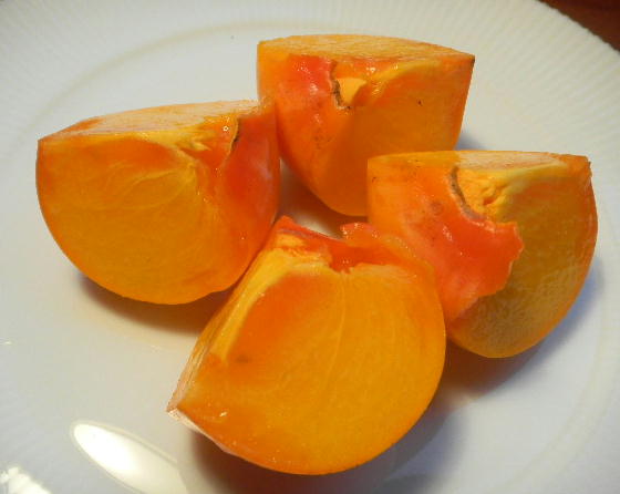 秋のオレンジ色といえば 柿 Liddell Coffee House リデルコーヒーハウス
