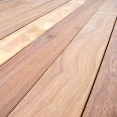 クマル イペシャンペーン はハードウッドなのに 木目が美しい木材 ウッドデッキ専門店リーベ リーベのスタッフブログ
