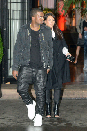 Kanye+West+Kim+Kardashian+Shops+Paris+jL5YHxdvwvSl