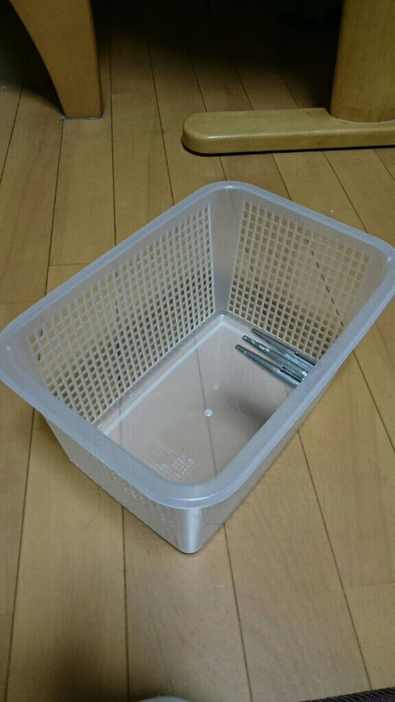 ワカサギはずし付きバケツ すれっからしの暇つぶし