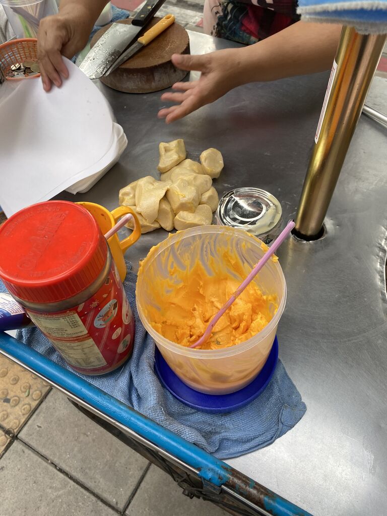 タイ屋台スイーツ サクサクモッチリ激甘クレープ 食べ過ぎ注意 タイ出稼ぎ貧乏現地採用の実態 タイ屋台スイーツ サクサクモッチリ激甘クレープ 食べ過ぎ注意 タイ出稼ぎ貧乏現地採用の実態