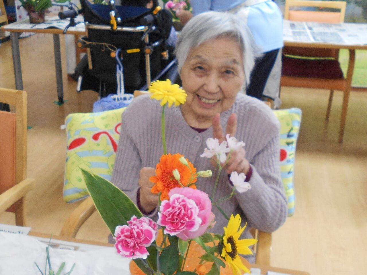 花を愛でる 笑顔 ホームステーションらいふ橋本のブログ