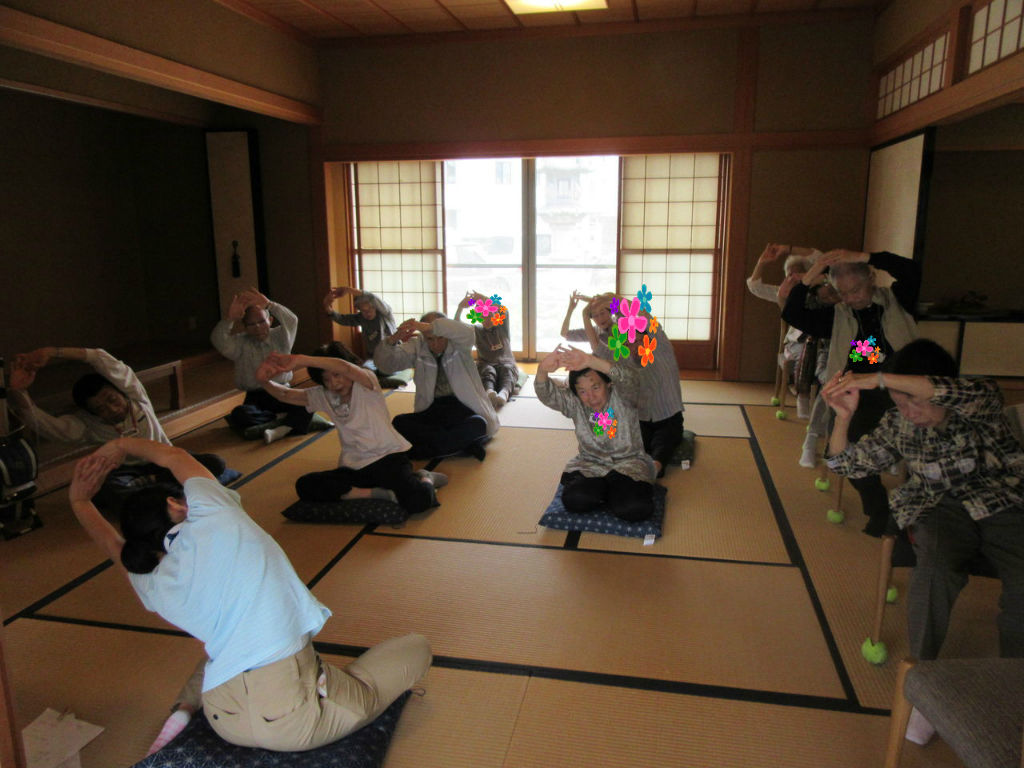 たたみで ゴロゴロ体操 いちごライフ 生活力向上デイサービス