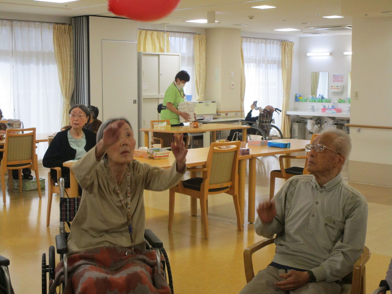 風船バレー再び らいふ幕張本郷のblog 風船バレー再び らいふ幕張本郷のblog